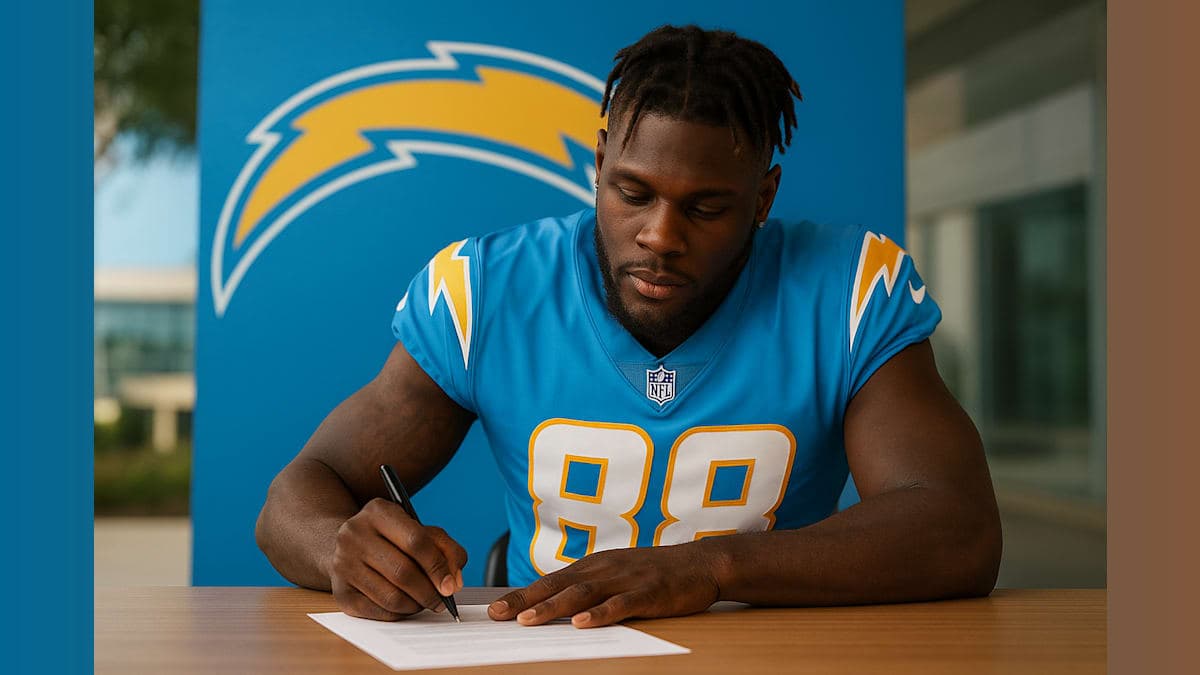 Chargers Sign Tight End David Njoku to One-Year Deal